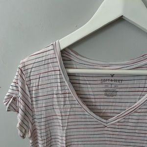 Striped v-neck t-shirt